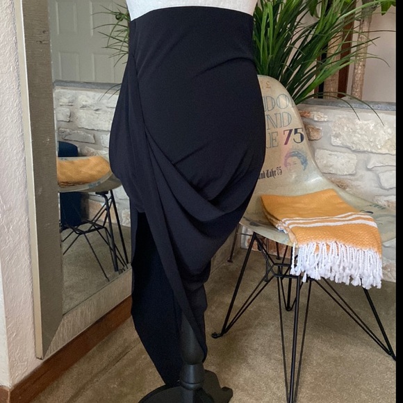 Asymmetrical Black Shirt - Picture 1 of 2